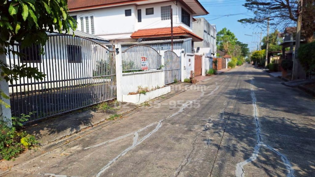 หมู่บ้านปาริชาติ