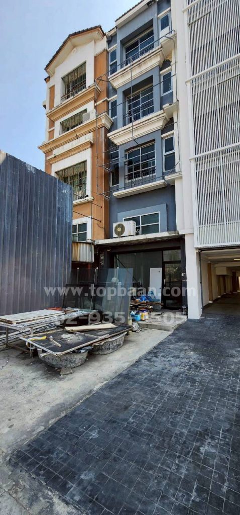 ตึกแถวติดถนนราชพฤกษ์