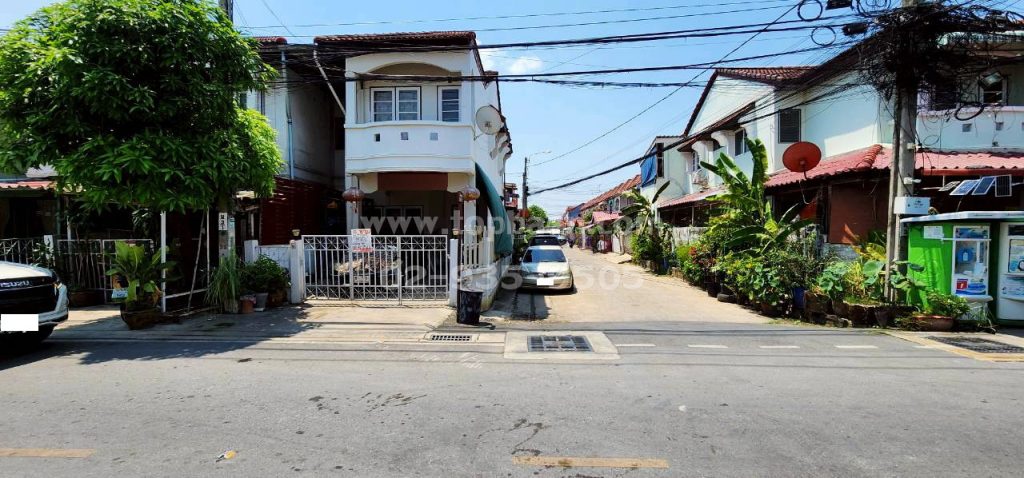 หมู่บ้านเปี่ยมสุข